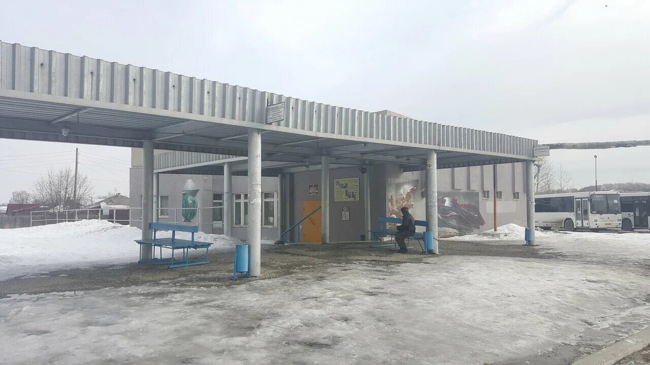 Дворец культуры полевской. Автовокзал полевской южная. Южный автовокзал полевской. Северский автовокзал полевской. Автовокзал полевской.