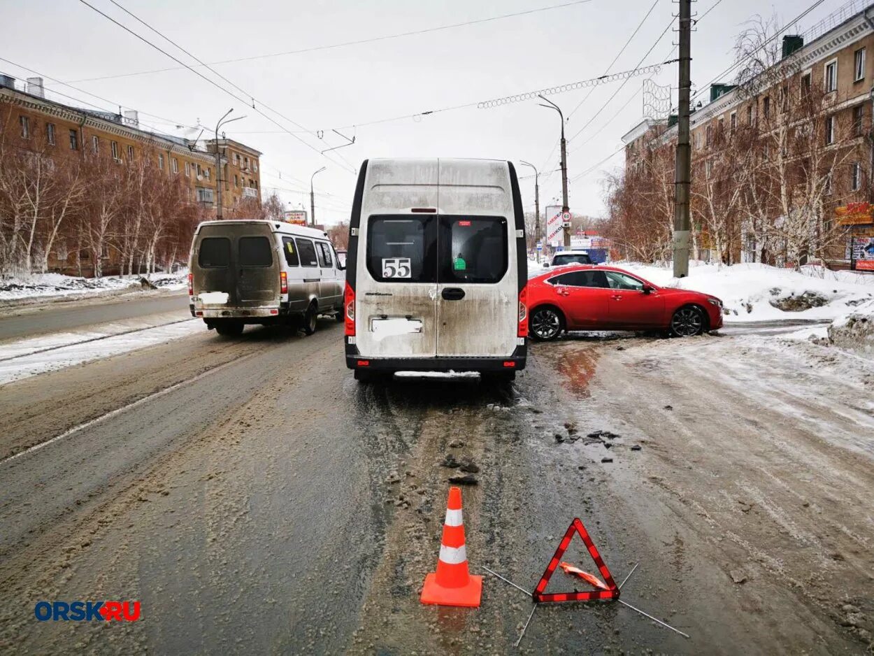 Орск точка ру главные новости. Авария в марте 24 года в городе Орске с участием маршрутки.