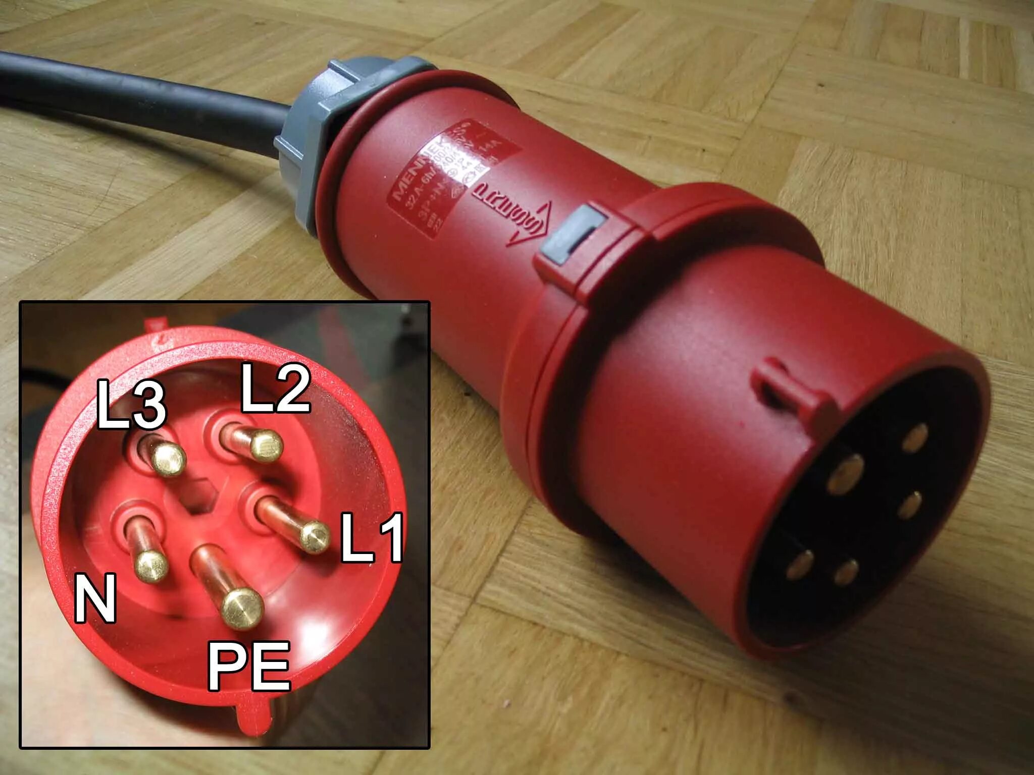 Вилка 5 ти контактная силовая 380. Розетка 380 вольт 4 контакта 32а. Распиновка силовой розетки 380 вольт. Cee 5 Pin 380 вольт. Подключение розетка вилка