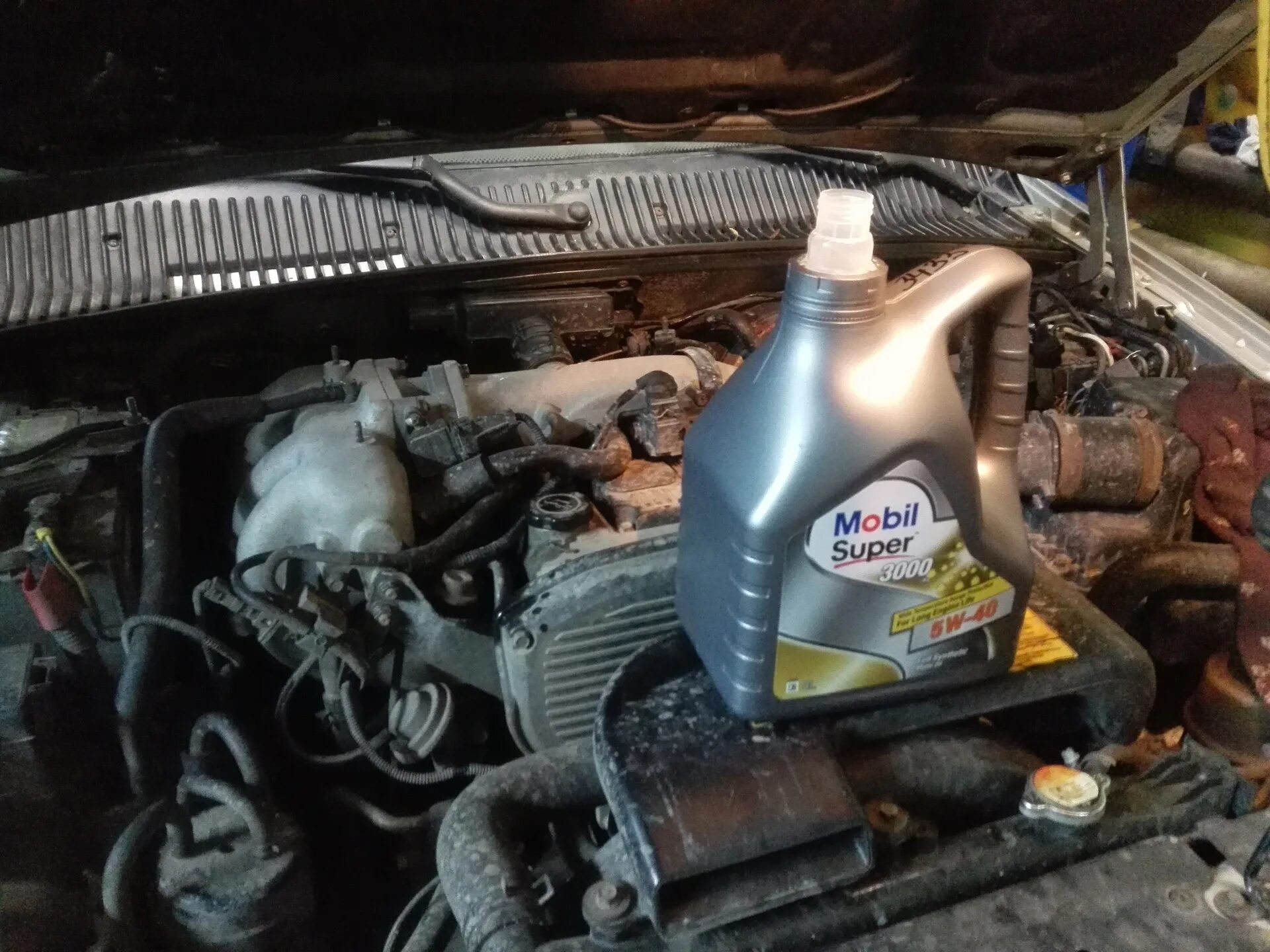 Вытекает масло из двигателя причины. Выдавило масло из двигателя причины. Шлам в двигателе. Выдавило масло из двигателя причины. Выдавило масло через щуп пежо 406.