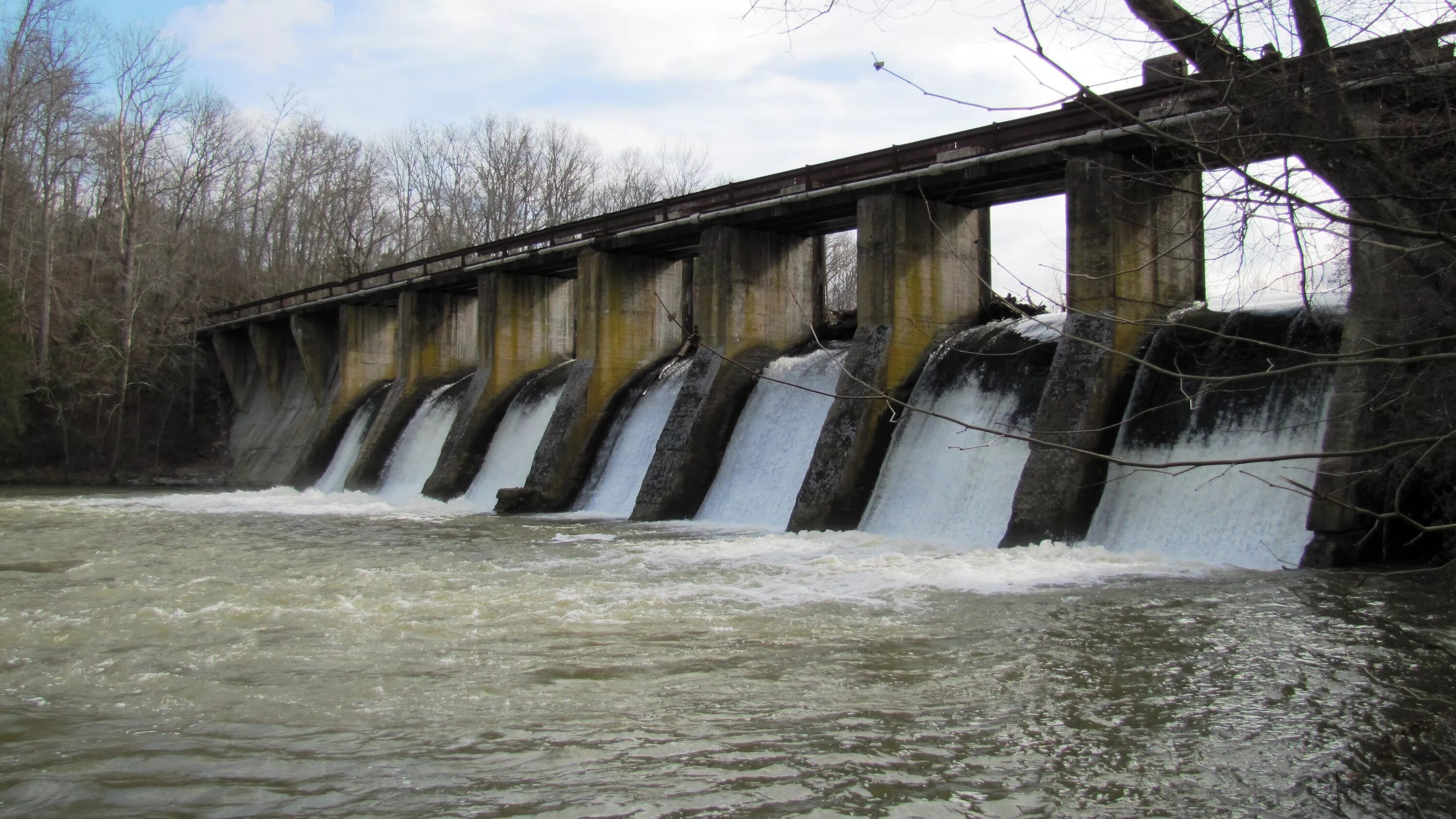 Питание реки огайо. Теннесси ГЭС. ГЭС на Миссисипи. Гидроэлектростанции расположенной в White River Falls State Park. Гидроэлектростанция в White River Falls State Park Портленд.