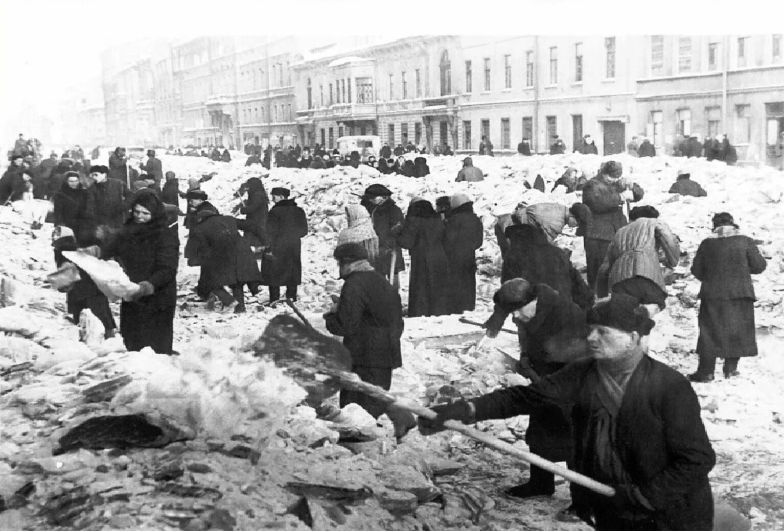 Блокада Ленинграда осень 1941. Блокада Ленинграда ленинградцы. Блокада Ленинграда зима 1942.