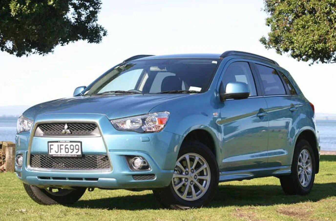 Плюсы mitsubishi. Мицубиси АСХ 2003. Mitsubishi ASX 21. Митсубиси АСХ 2000. Мицубиси ASX 2003.