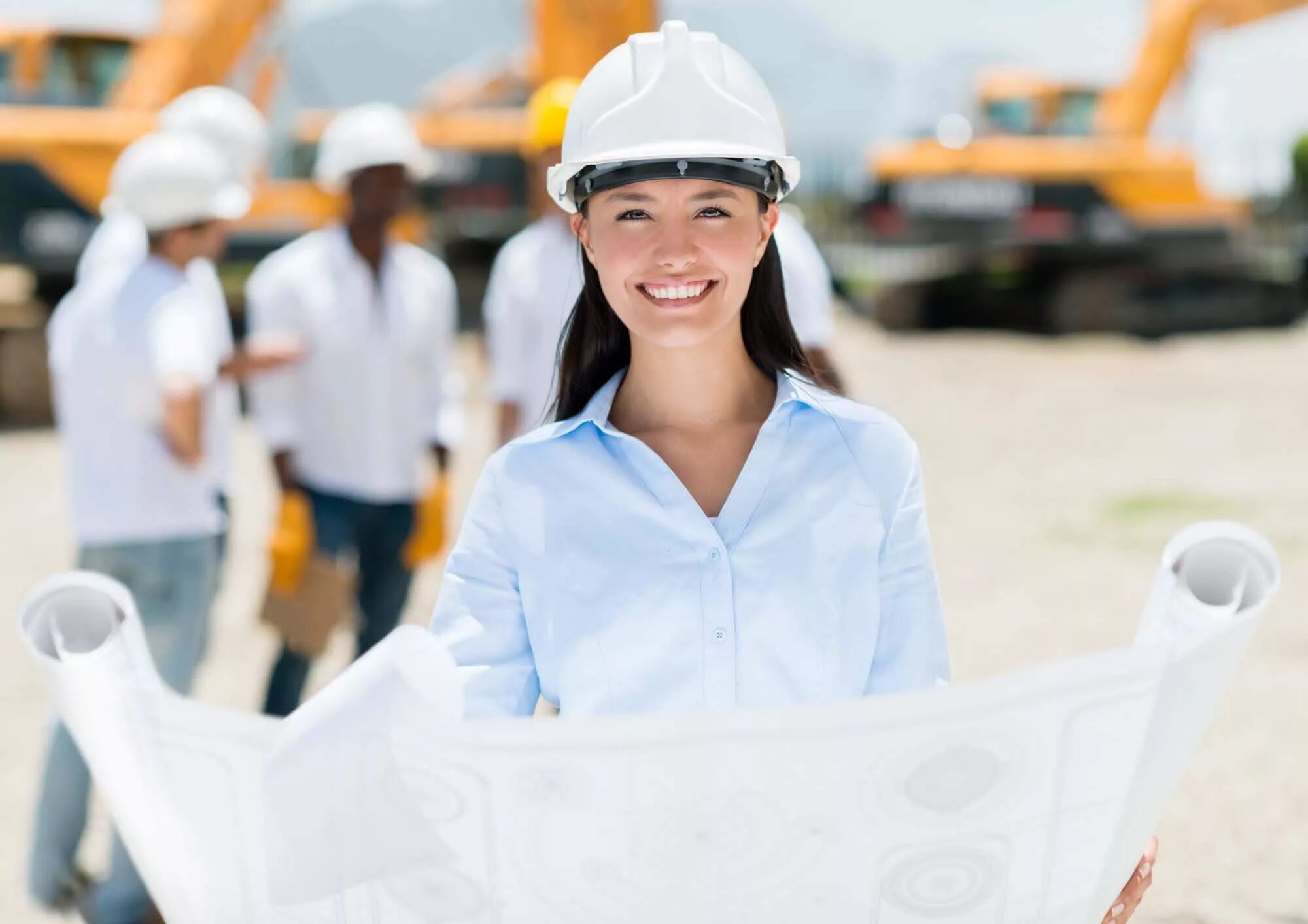 Женщина в каске. Девушка в каске строителя. Девушка инженер. Женщина в белой каске.