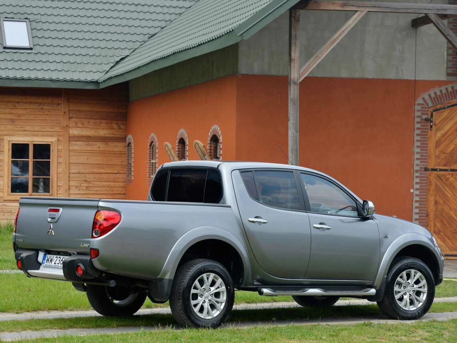 Автомобиль л 200. Митсубиси l200. Митсубиси л200. Пикап Митсубиси л200. Mitsubishi l200 IV.