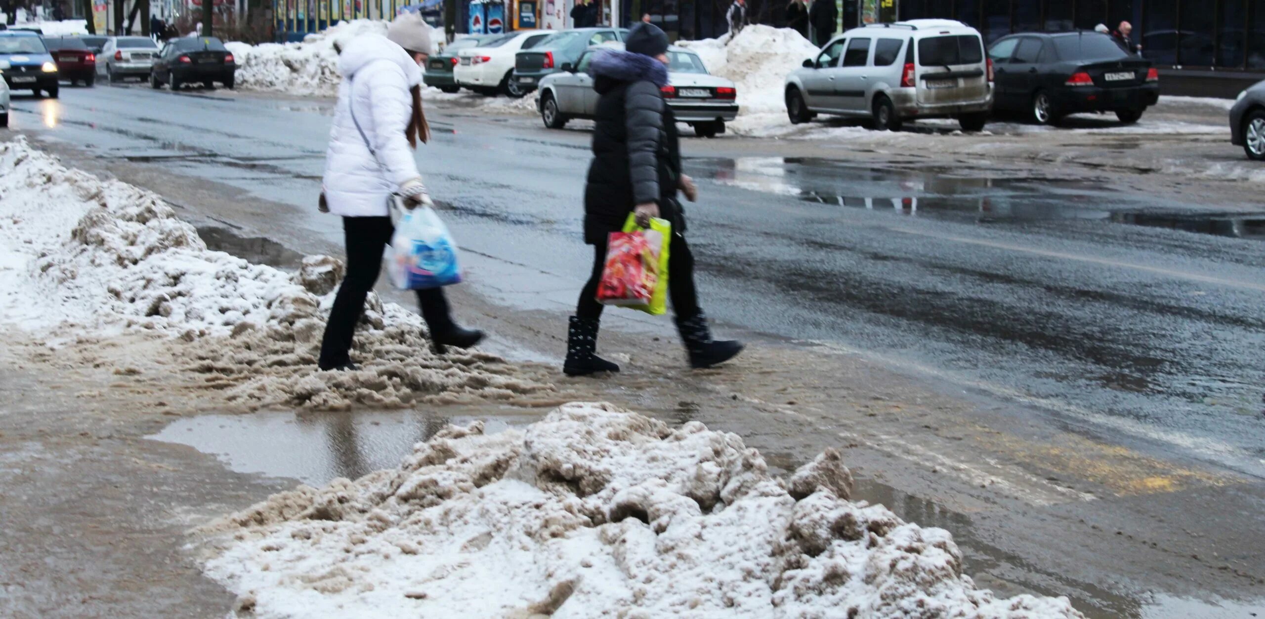 Когда придет тепло в центральную. Снег в Череповце. Снег в Череповце сегодня. Снежный Череповец.