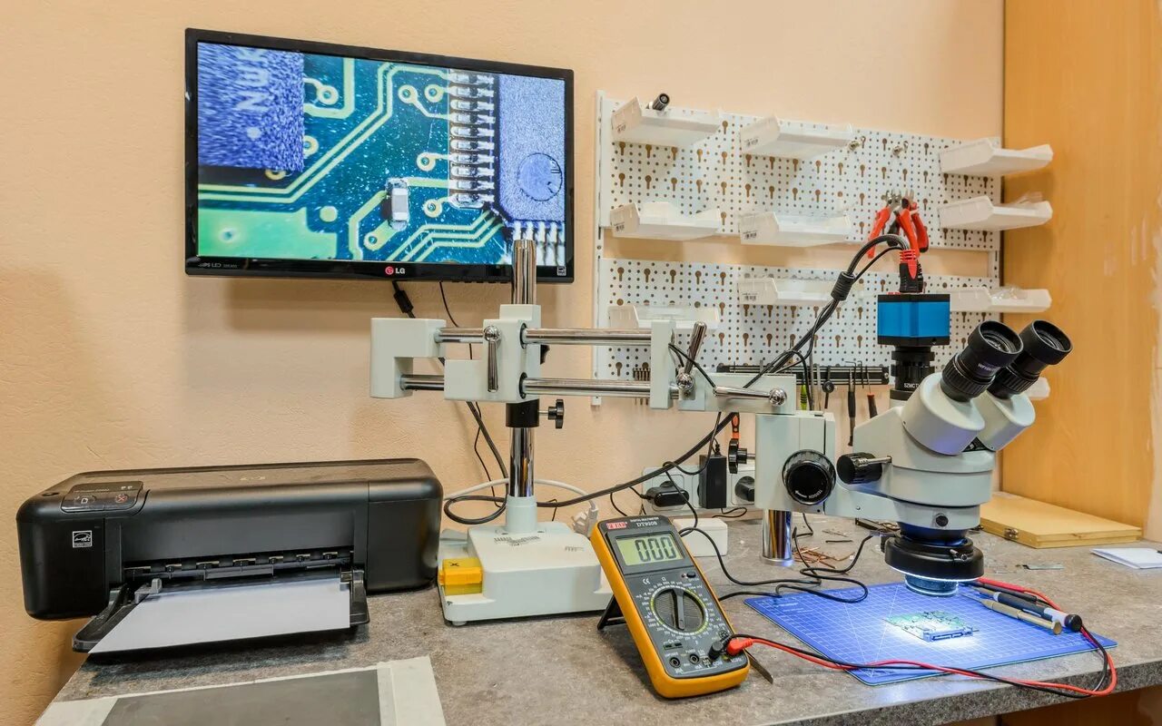 Система 5с в офисе. Реконструкция рабочего места. Офисная мебель xten. Офис открытого типа. Рабочее место электронщика.