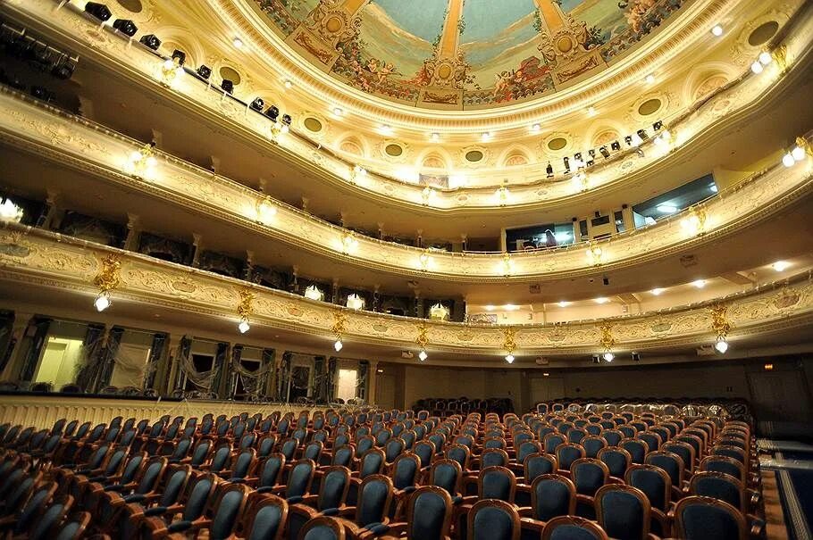 День театра спб. Театр Товстоногова Санкт-Петербург. Большой драматический театр им. г.а. Товстоногова. БДТ им. г. а. Товстоногова зал. Театр Товстоногова Санкт-Петербург зал.