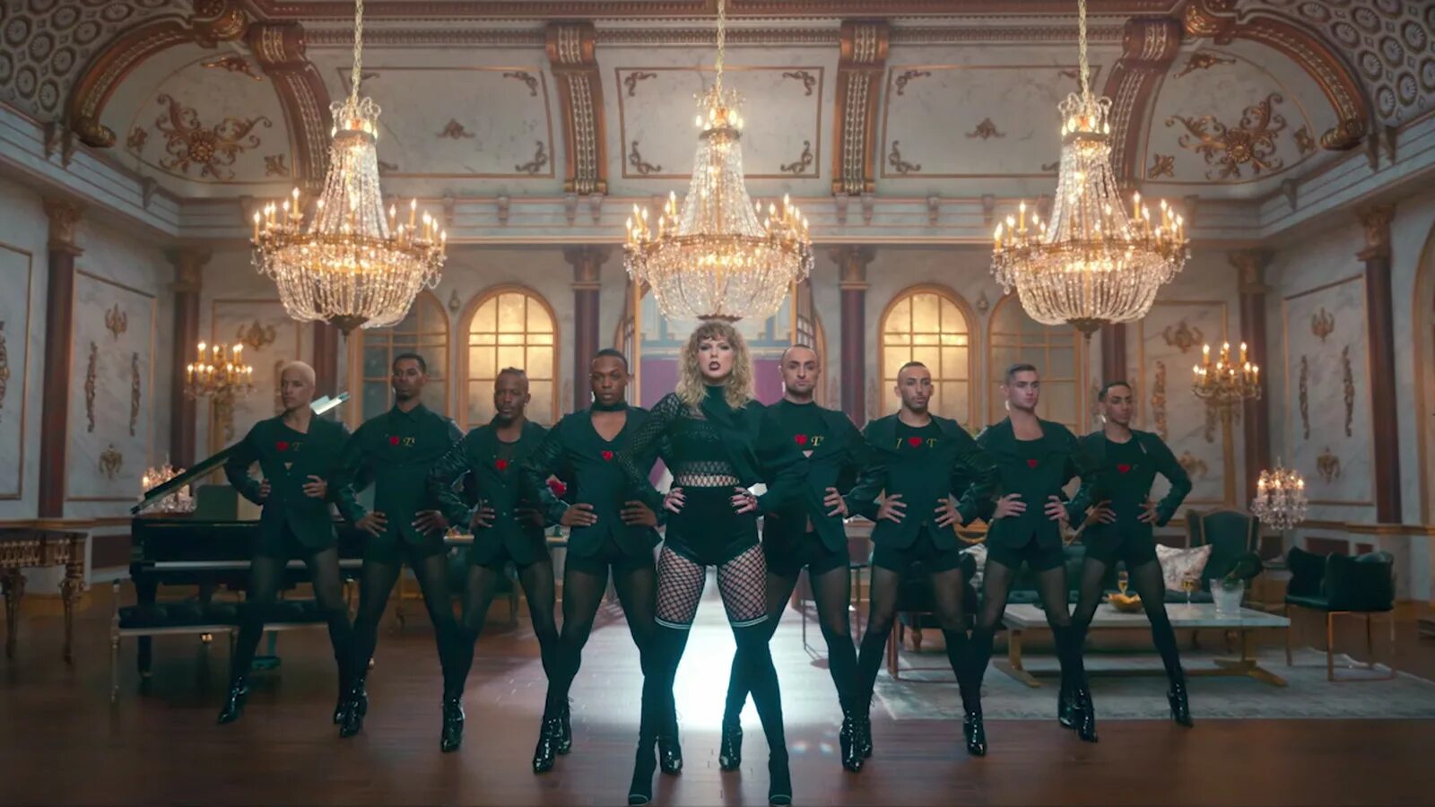 Тейлор свифт look what you make. Taylor swift look what you made me do. тейлор свифт look what you made me. look what you made me do. taylor swift look what you made me do обложка.
