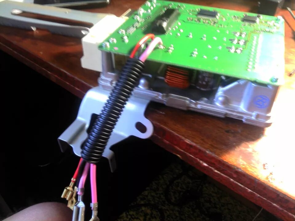 Монтажный блок ваз 2190 гранта. Реле эур. Платы блока эур приора 670. Реле электроусилителя приора 1. Реле электроусилителя калина 1.