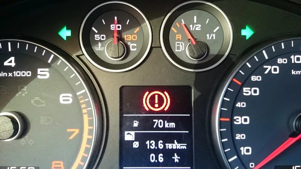 Stop faulted. Brake Fault stop vehicle Фольксваген Туарег 3,2. Brake Fault stop vehicle Туарег 2004. Stop vehicle and check Brake Fluid Level Audi. Brake Light failure Audi a4.