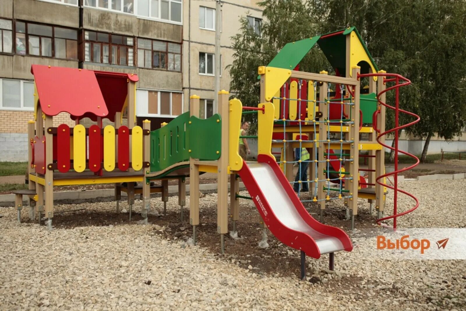 Башкирские дворики уфа. Любимый дворик салават. 30 лет победы салават. Парковая 25 кемерово металлплощадка. Башкирский дворик салават калинина.