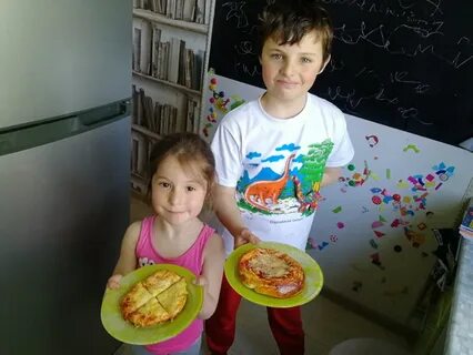 Приклеил сестру