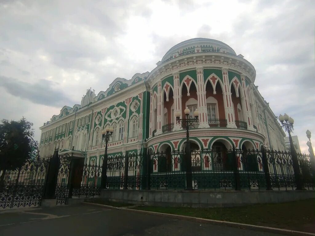 дом севастьянова до реконструкции. резиденция губернатора екатеринбург горького 21. резиденция губернатора свердловской области. резиденция губернатора свердловской области. усадьба тарасова екатеринбург.