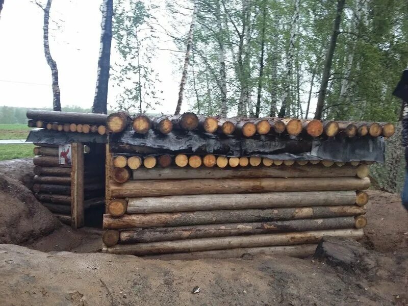 Окоп траншея блиндаж. Бревна блиндажа 5. Траншея фортификационное сооружение. Накат бревен. Баня по черному.