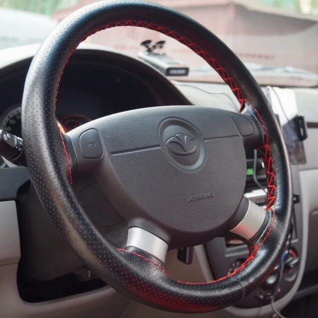 Шнурующаяся оплетка на руль peugeot 301. Оплетка на руль со шнуровкой. Оплетка kw001. Оплетка на руль со шнуровкой. Оплетка руля кожа ниссан куб z12.