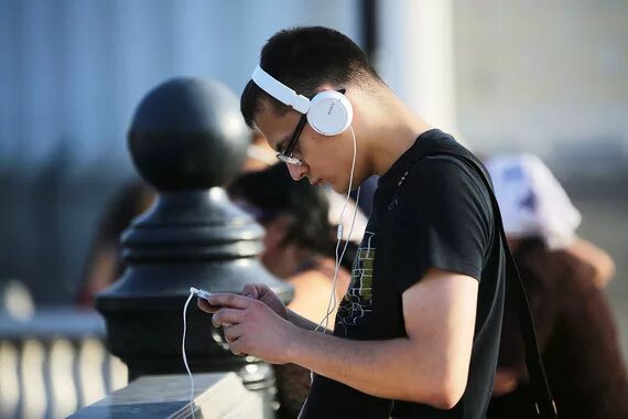 Легально музыка. Бизнес группа. Смешные опросы. Оставь их скриптонит текст. Легально музыка.