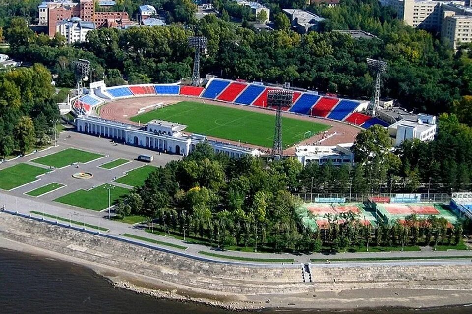 Стадион в хабаровске. СКА Хабаровск стадион имени Ленина. Стадион ФК СКА Хабаровск. Хабаровск спортивный комплекс стадиона им Ленина. Стадион имени Ленина Хабаровск в.и.Ленина.