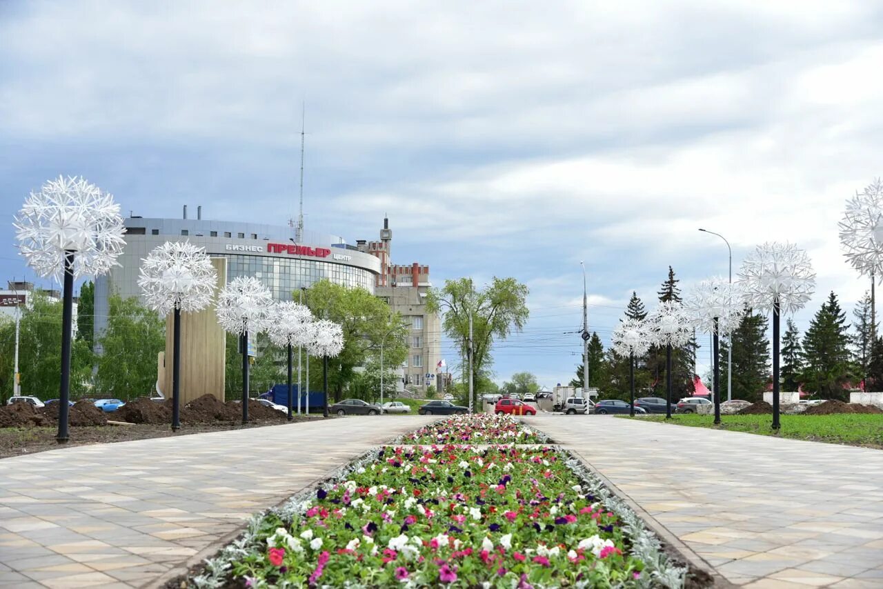 Парк Центральный Балаково. Парк Центральный Балаково, Саратовская область. Парк Балаково набережной. Балаково новый парк. Город балаково расположен на левом