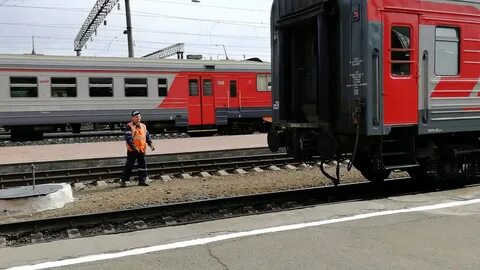 Поезд цепляет вагоны