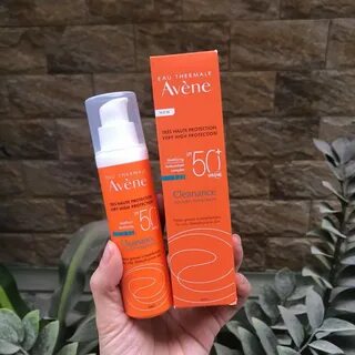 Avene солнцезащитные 50