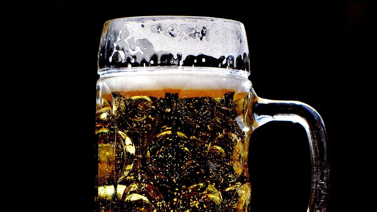 Can and beer. Can and beer