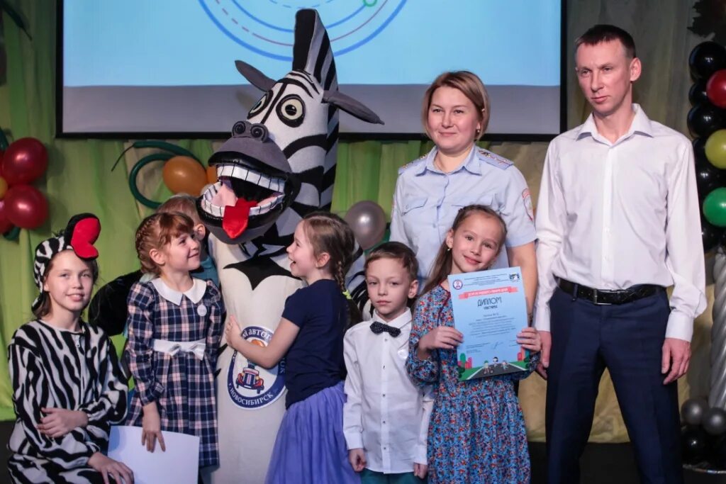 кувыка татищевский район саратовская область. весенние дети. кувыка. масштабный ребенок.