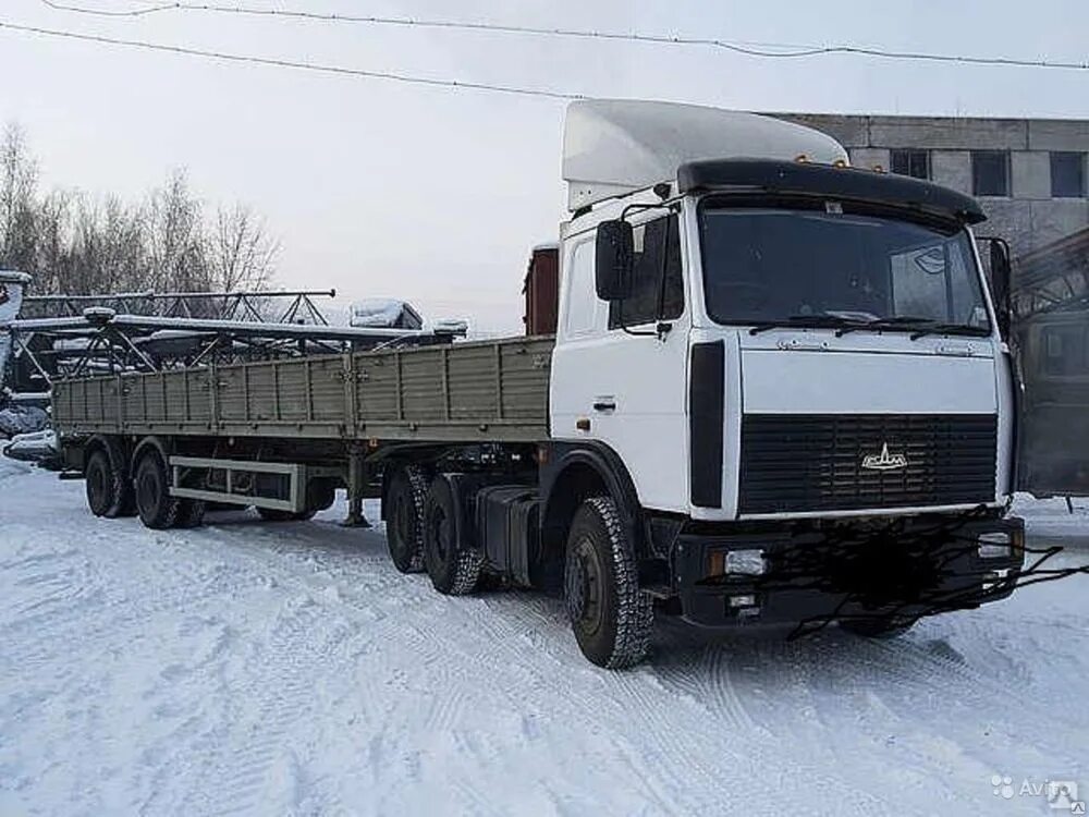 Аренда шаланды спб. Длинномер КАМАЗ борт 20т. КАМАЗ 5410 шаланда. МАЗ длиномер бортовой.