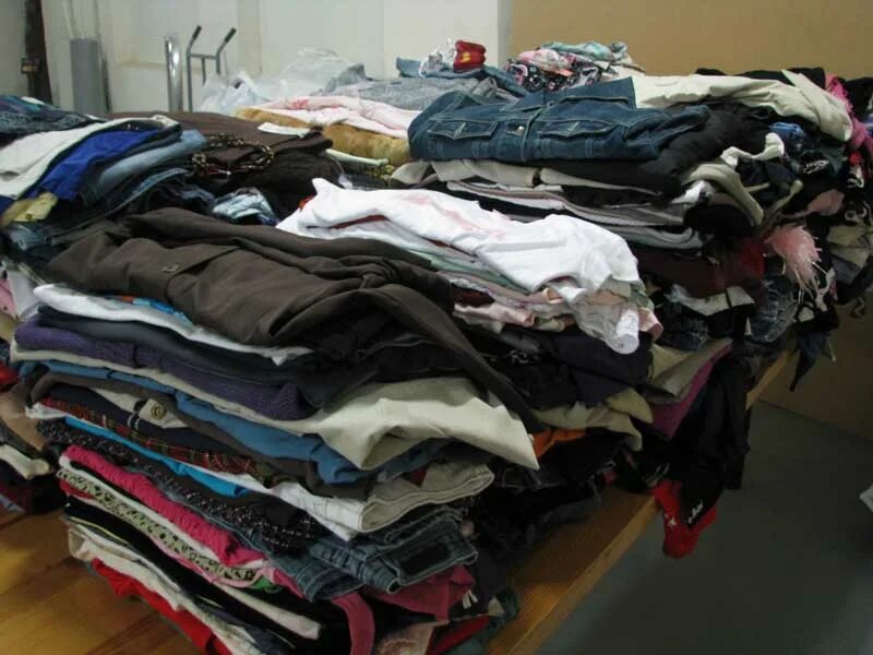 секонд хенд одежда. одежда из секонд хенд. секонд хенд одежда. вещи секонд хенд. вещи в секонд хенде.