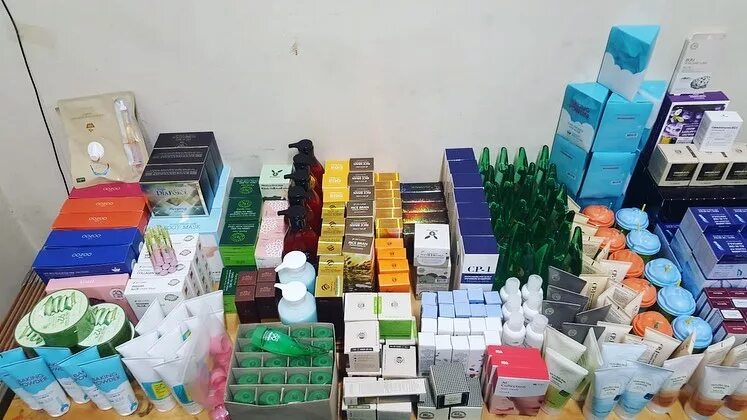 хранение косметики на складе. склад косметики и парфюмерии. склады косметики москва. склад косметики. склад косметики.