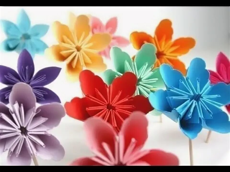 Цветы из бумаги техника. Цветы из бумаги. Цветы из цветной бумаги. Красивые цветы из бумаги. Цветок из бумаги простой.