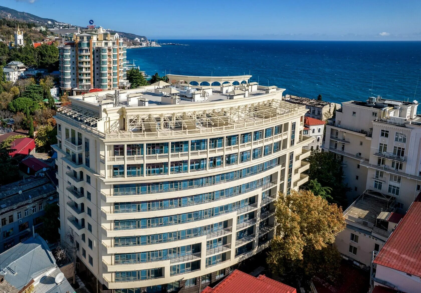 Ялта плаза апартаменты. Горизонт плаза ялта. Ялта плаза. Ялта плаза апартаменты. Скай плаза ялта.