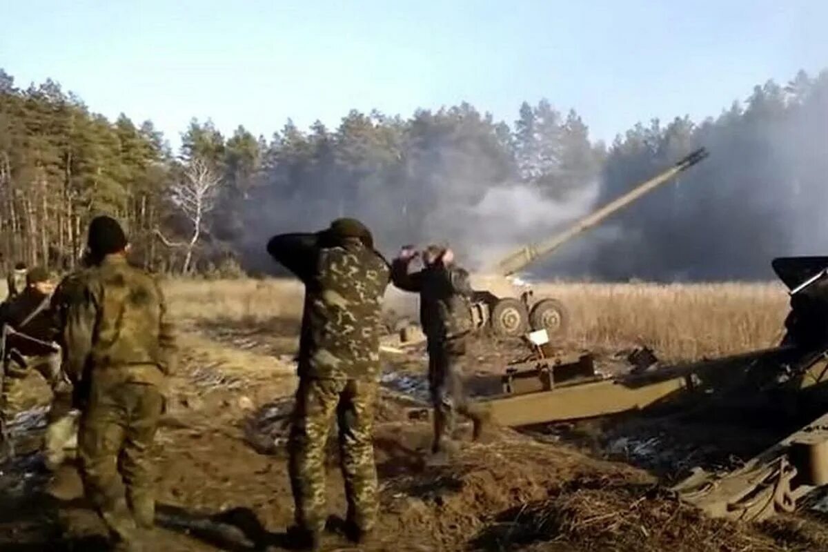Последние видео с фронтов донбасса. Последние видео с фронтов донбасса. Бтр 4 на донбассе. Корреспондент днр. Наступление на мариуполь.