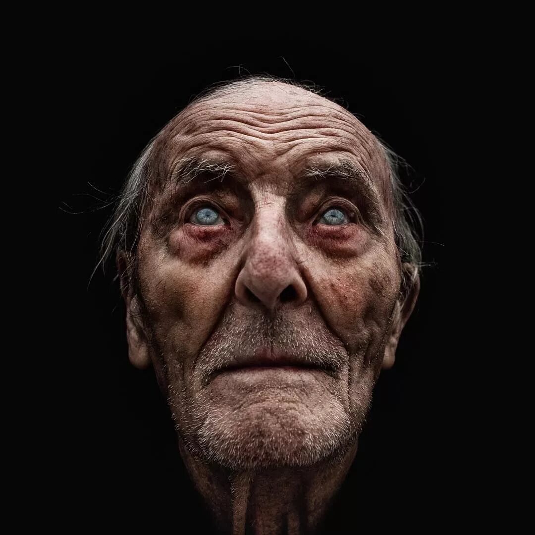 Старый мужчина лицо. Портреты Lee Jeffries. Лицо старика. Лицо человека.