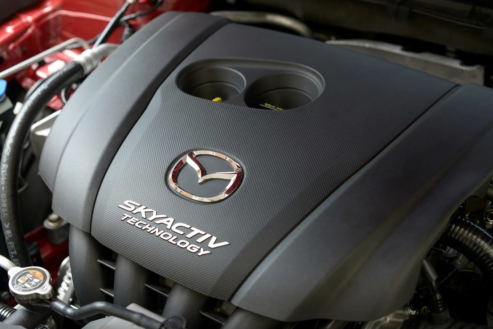 Mazda 3 двигатели. Двигатель мазда 3 2014. двигатель mazda 3 bm. мазда 3 хэтчбек мотор. мазда 3 движок 2014.