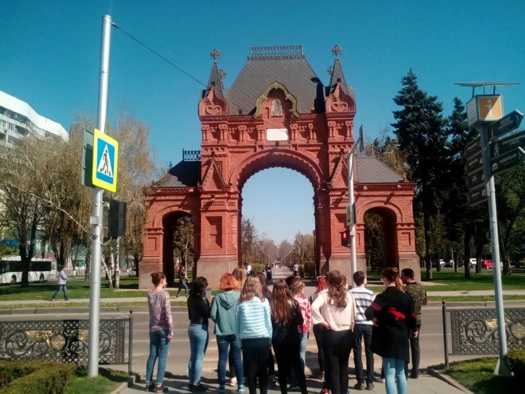 Экскурсионный краснодар. Александрийская арка Краснодар. Краснодарский край обзорная экскурсия. Экскурсия по Краснодару.