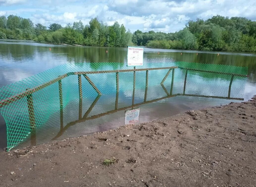 Уровень воды в стерлитамаке сегодня. Лодочная станция Стерлитамак. Бельский мост Стерлитамак пляж. Усмань городской пляж. Ашкадарский пляж Стерлитамак.