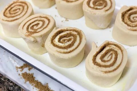 Рулетики с корицей