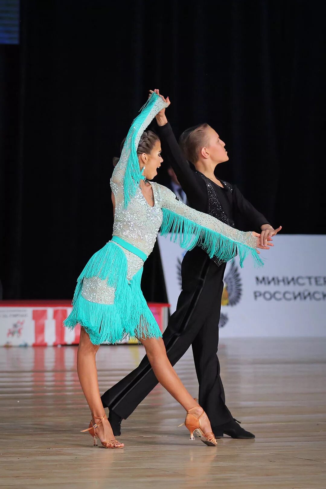 юниоры танцы. филипчук юниоры 1 стандарт. егор перепелицын бальные танцы. латина юниоры 2. латина юниоры 1 платья 2022.