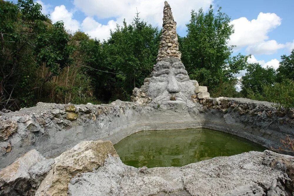 Погода ароматное белогорск. Замок Кайнаут Крым. Замок Славича Межгорье. Межгорье Крым Белогорский район. Усадьба Межгорье Белогорский.