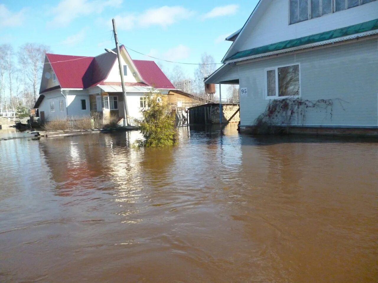 Уровень воды в котласе на сегодня. Приводино. Затопляемые улицы Великий Устюг. Река Приводино. Приводино Архангельская область.