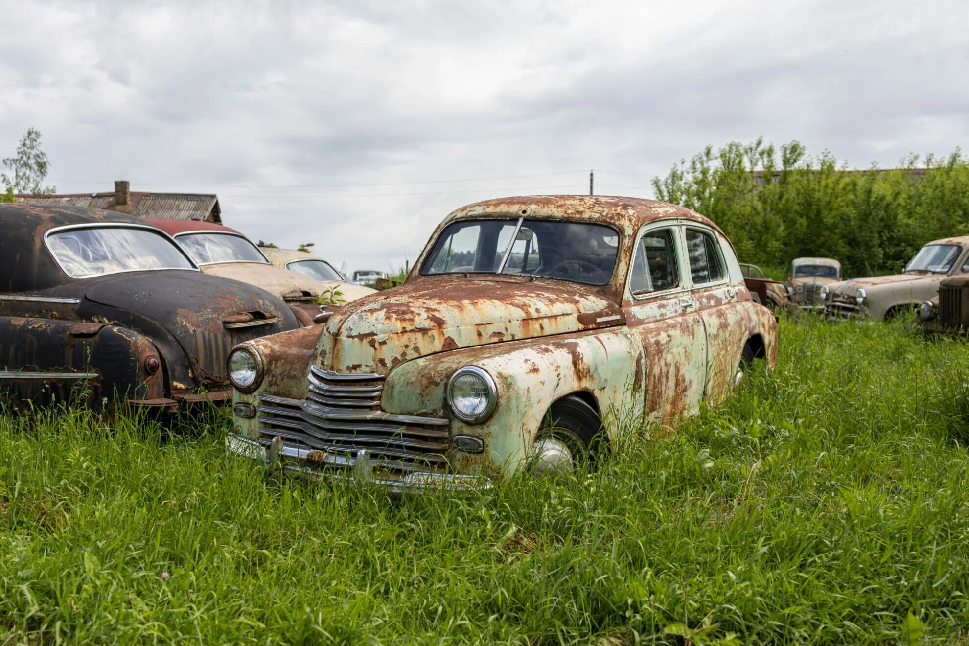 зил 131 ржавый. грузовик зил 131. брошенные автомобили в россии. Abandoned bmw e34. москвич 2140 ржавый.