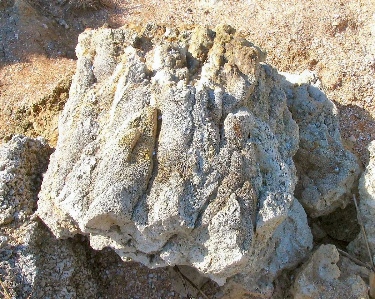 File:Mammoth Terraces.jpg - Wikipedia