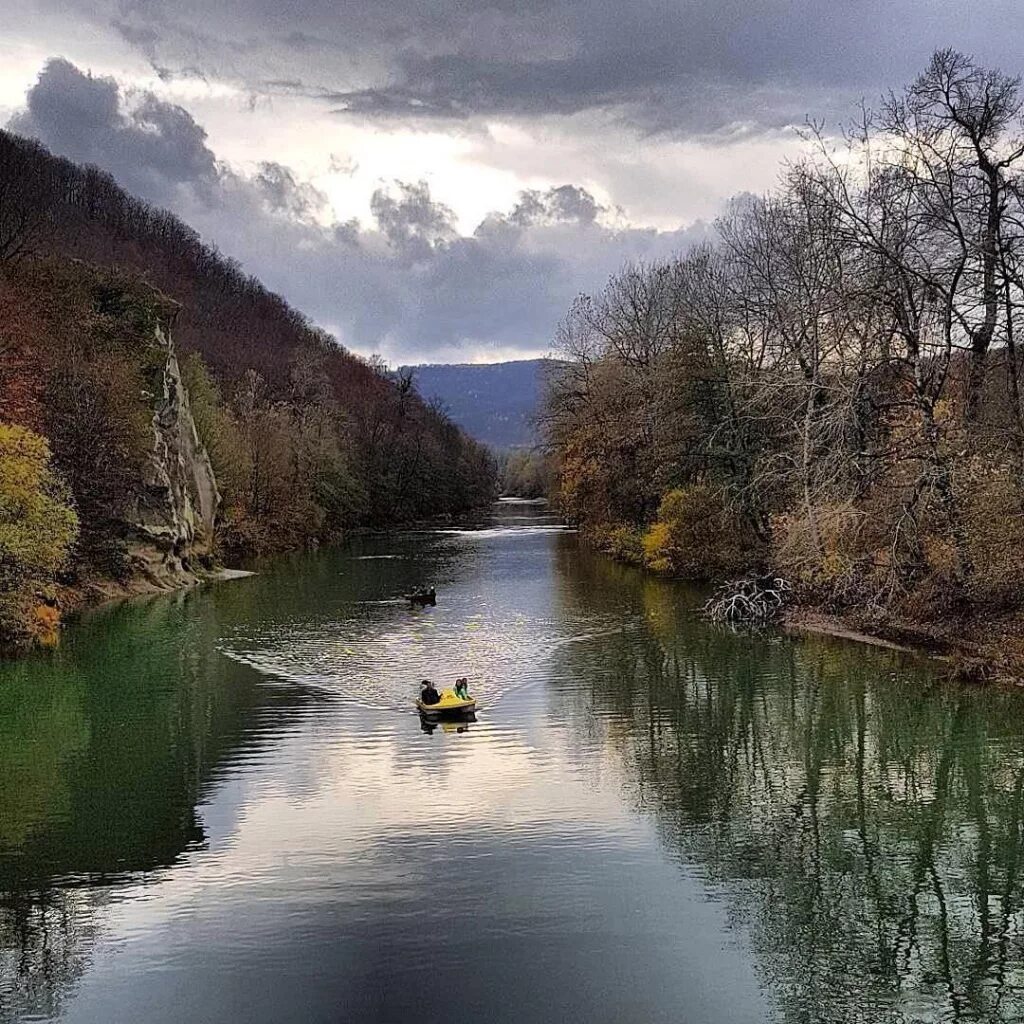 Горячий ключ природа. Горячий ключ Краснодарский край. Скала петушок горячий ключ. Горячий ключ Краснодар город.