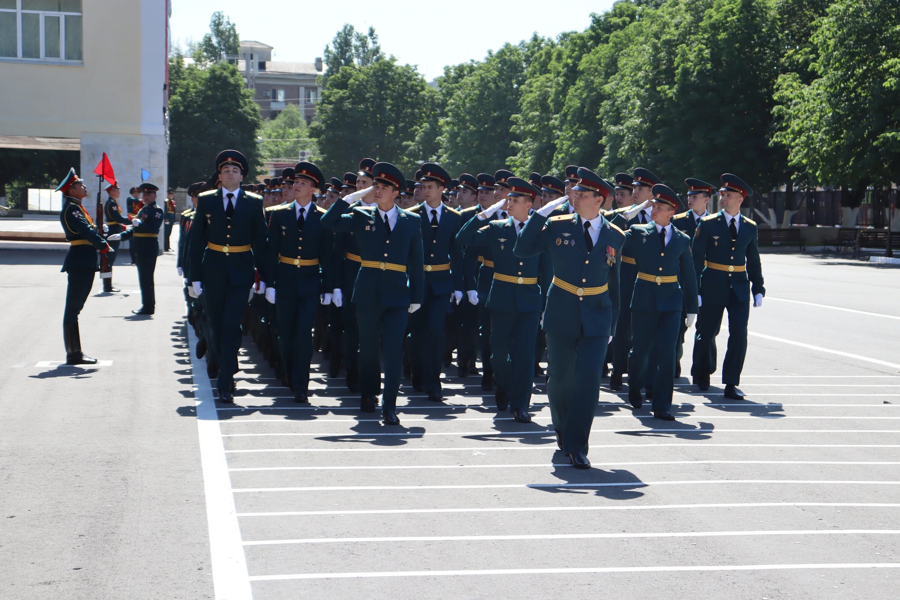 Свк внг рф. Институт Саратовский Саратовский военный войск национальной гвардии. Саратовский военный ордена Жукова Краснознаменный институт ВНГ РФ. Ордена Жукова институт национальной гвардии. Саратовский военный институт национальной гвардии выпуск 2022.