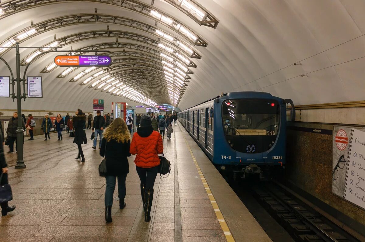 Станция технологический институт 2. Мотовоз мтк-1. Зил 130 на рельсах. Грузовой метровагон. Автомобиль в подземке.