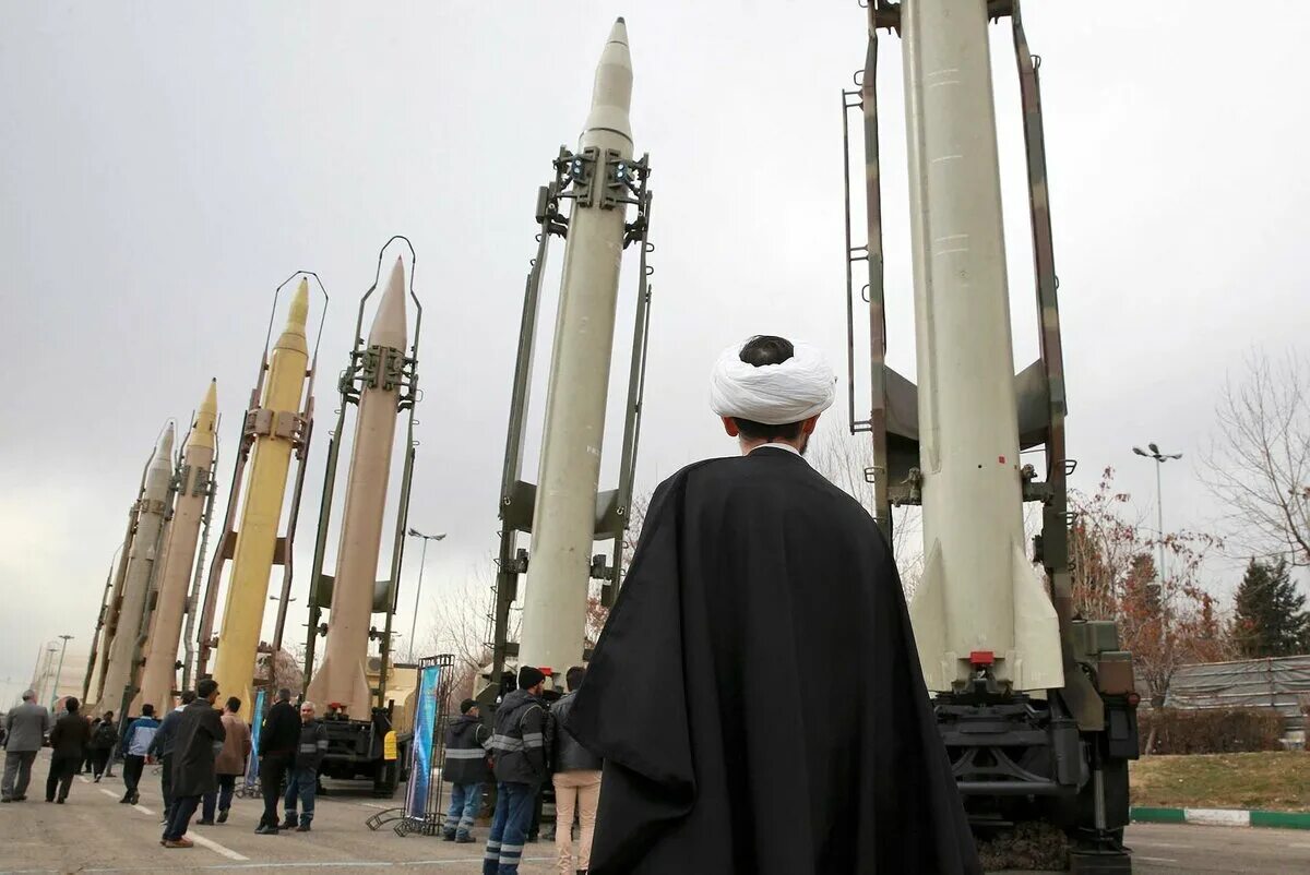 Сколько ядерного оружия у ирана. Баллистические ракеты Ирана. Иран ядерное оружие. Ядерные ракеты Ирана. Ракета Шехаб-1 Иран.