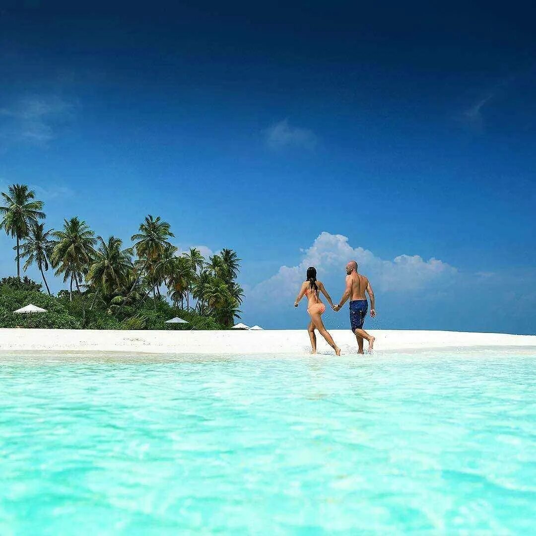 Island travels. Мальдивы. Райский остров Мальдивы. Доминикана Саона 2015. Мальдивы остров Мальдивы.