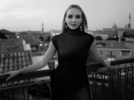 L chat jodie comer