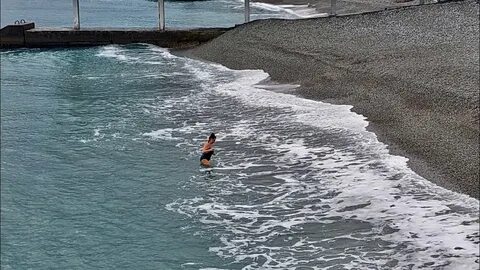 Не смотря на море